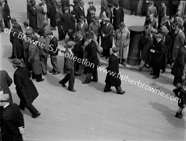 PEDESTRIANS AT CORNER OF ABBEY ST / O'CONNELL ST